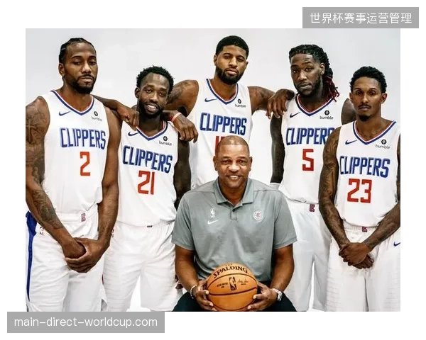 德尚面临的关键任务之一是融合队内老将与年轻球员，确保球队拥有团结一致的更衣室氛围